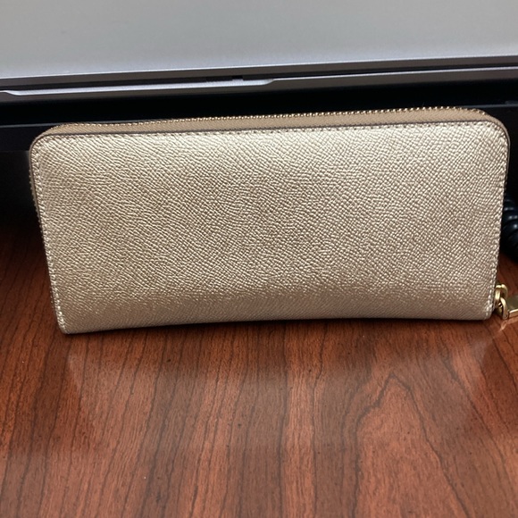 COACH long wallet approx 8x4. - Picture 5 of 9